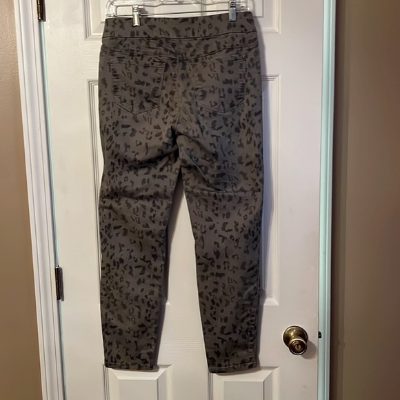 Animal Print Jeggings - Size 6 - Picture 2 of 4
